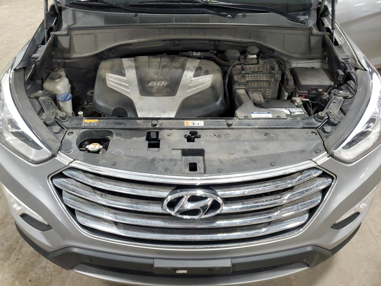 2015 Hyundai Santa Fe - Image 13