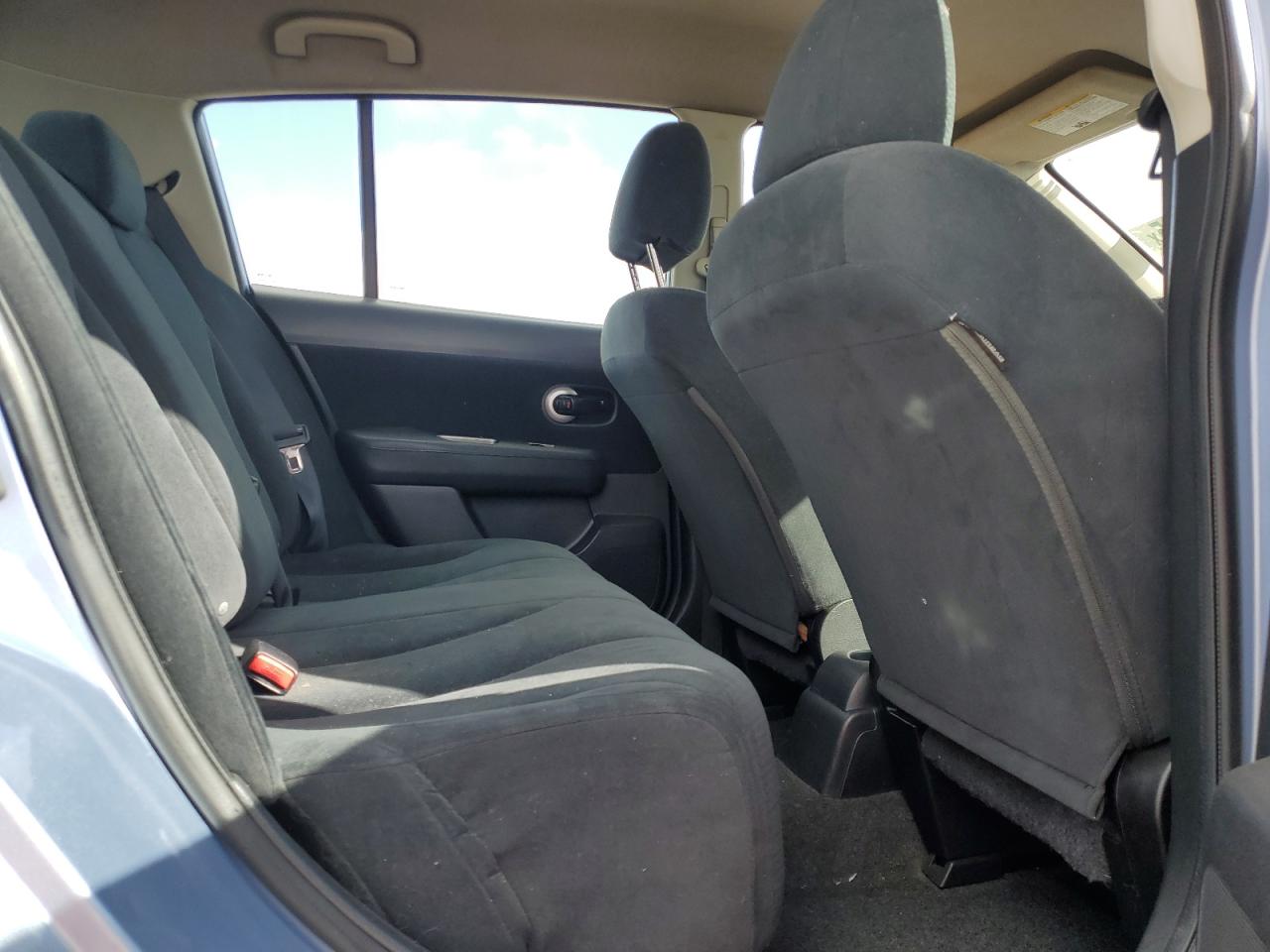 2010 Nissan Versa - Image 10