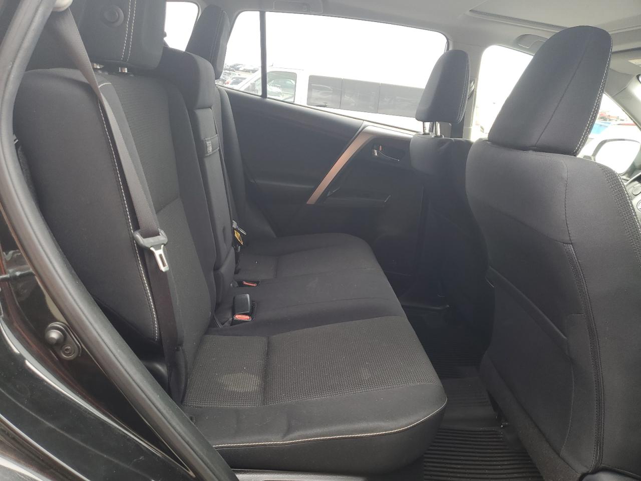 2017 Toyota RAV 4 - Image 11