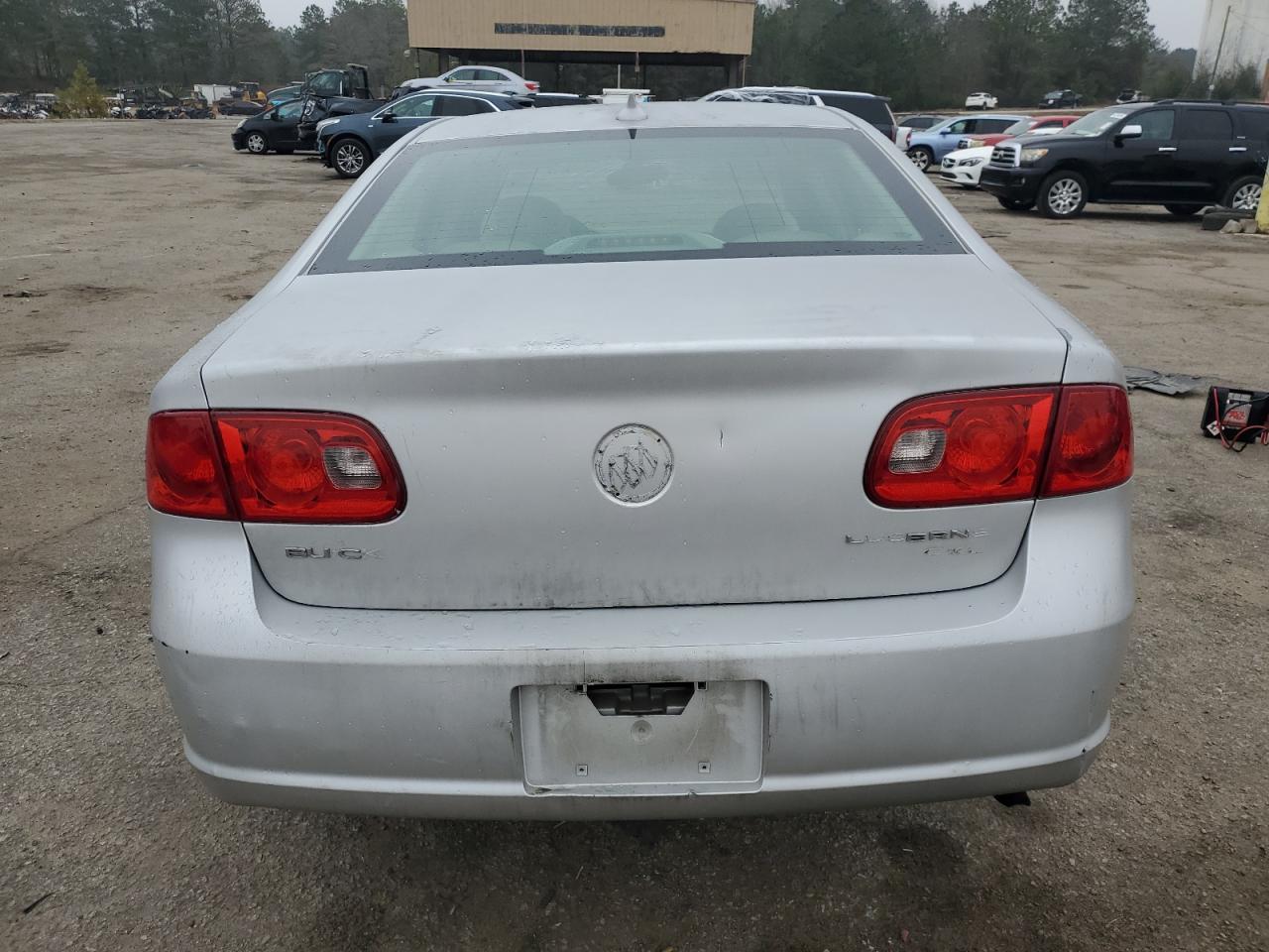 2009 Buick Lucerne - Image 6