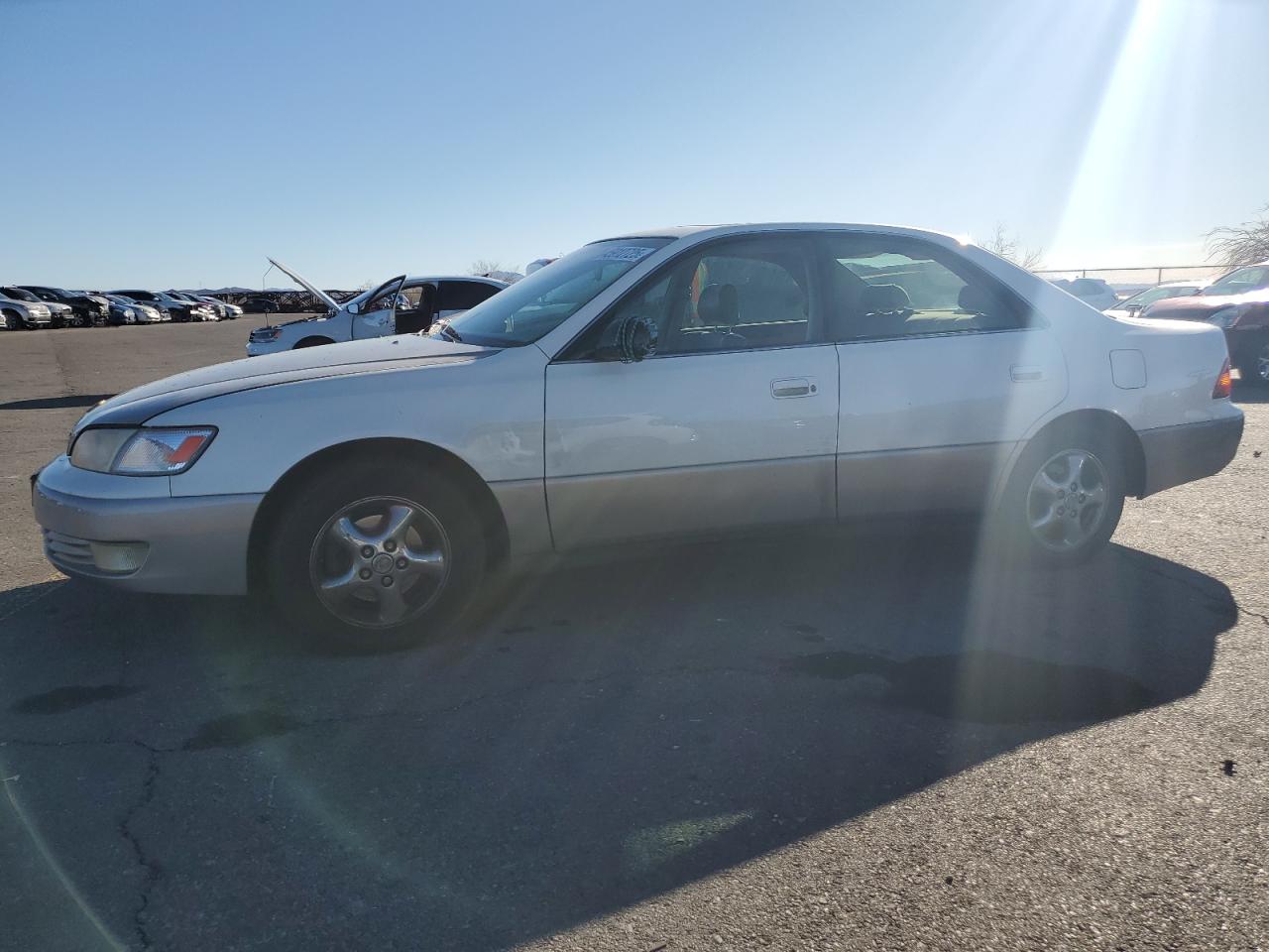 1999 Lexus Es 300 for Sale in North Las Vegas, NV - Side