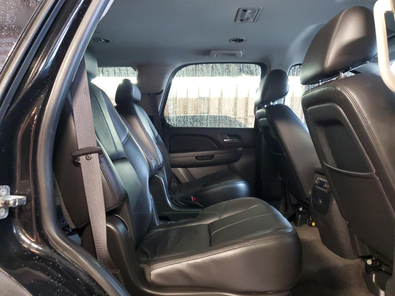 2010 Chevrolet Tahoe - Image 11