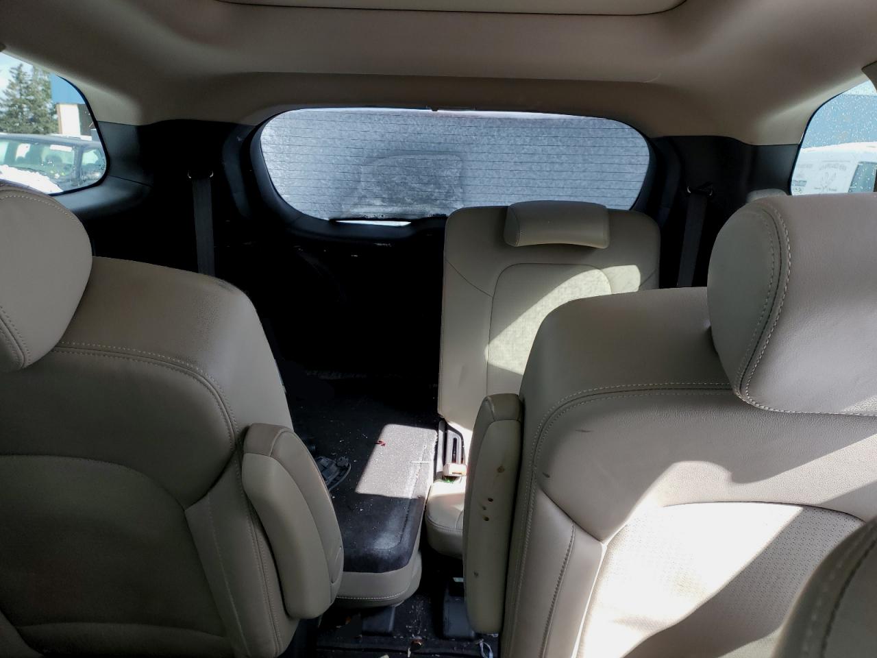 2013 Hyundai Santa Fe - Image 10