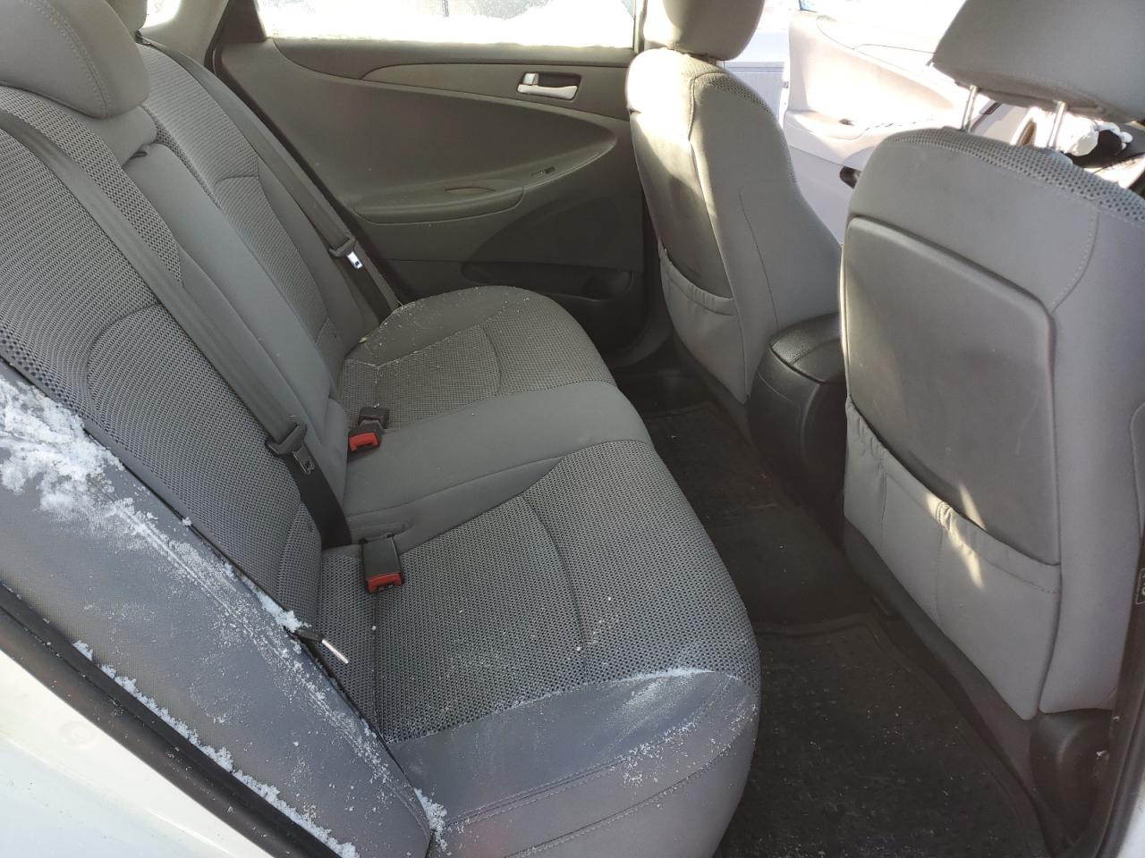 2011 Hyundai Sonata - Image 10