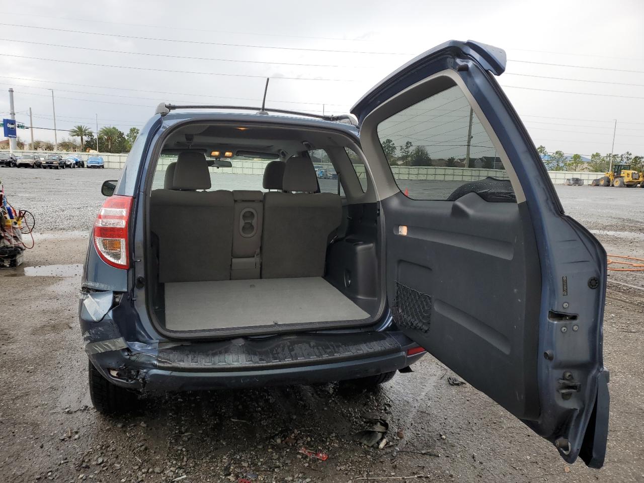 2012 Toyota RAV 4 - Image 6