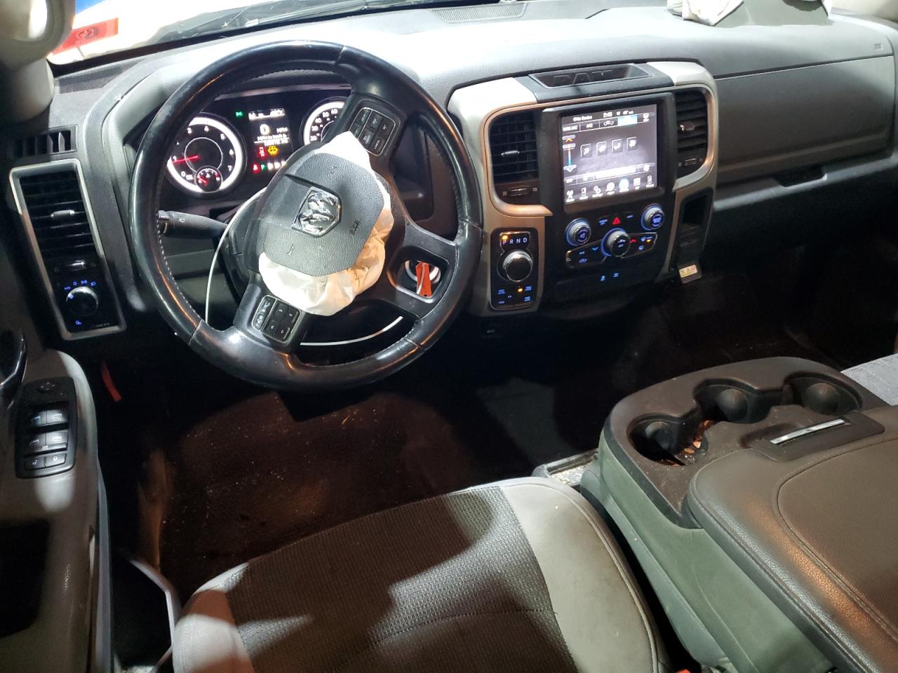 2015 RAM 1500 - Image 8