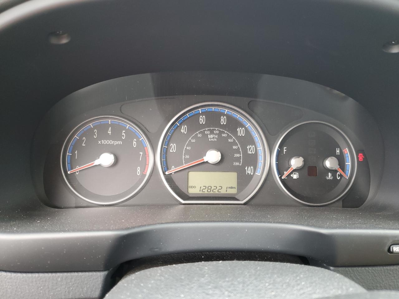 2009 Hyundai Santa Fe - Image 9