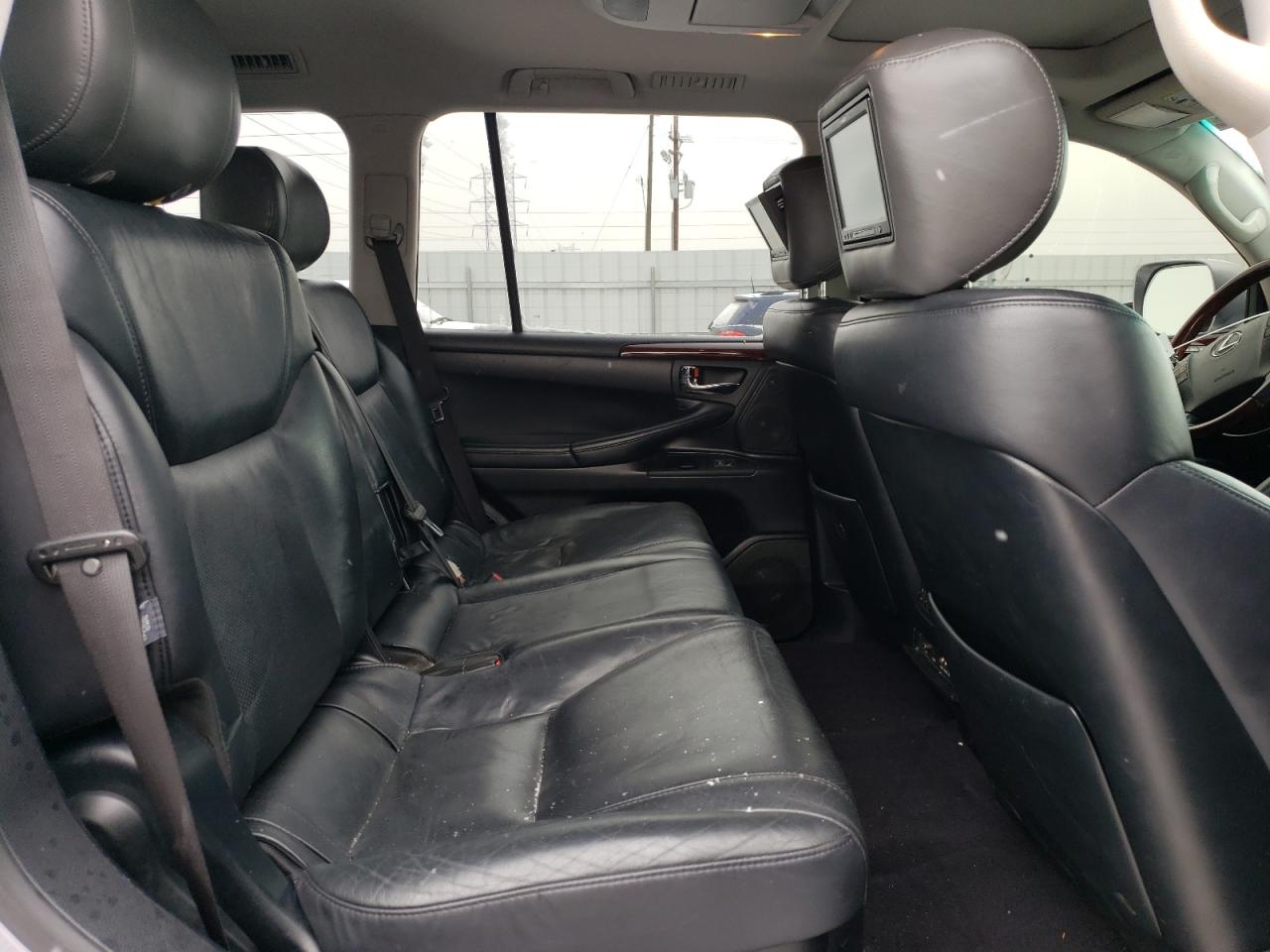 2011 Lexus LX - Image 11