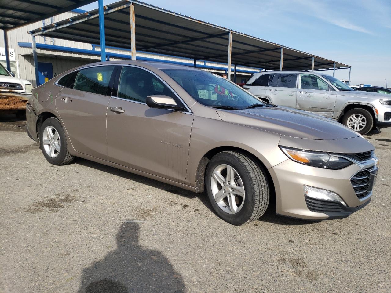 2023 Chevrolet Malibu - Image 4