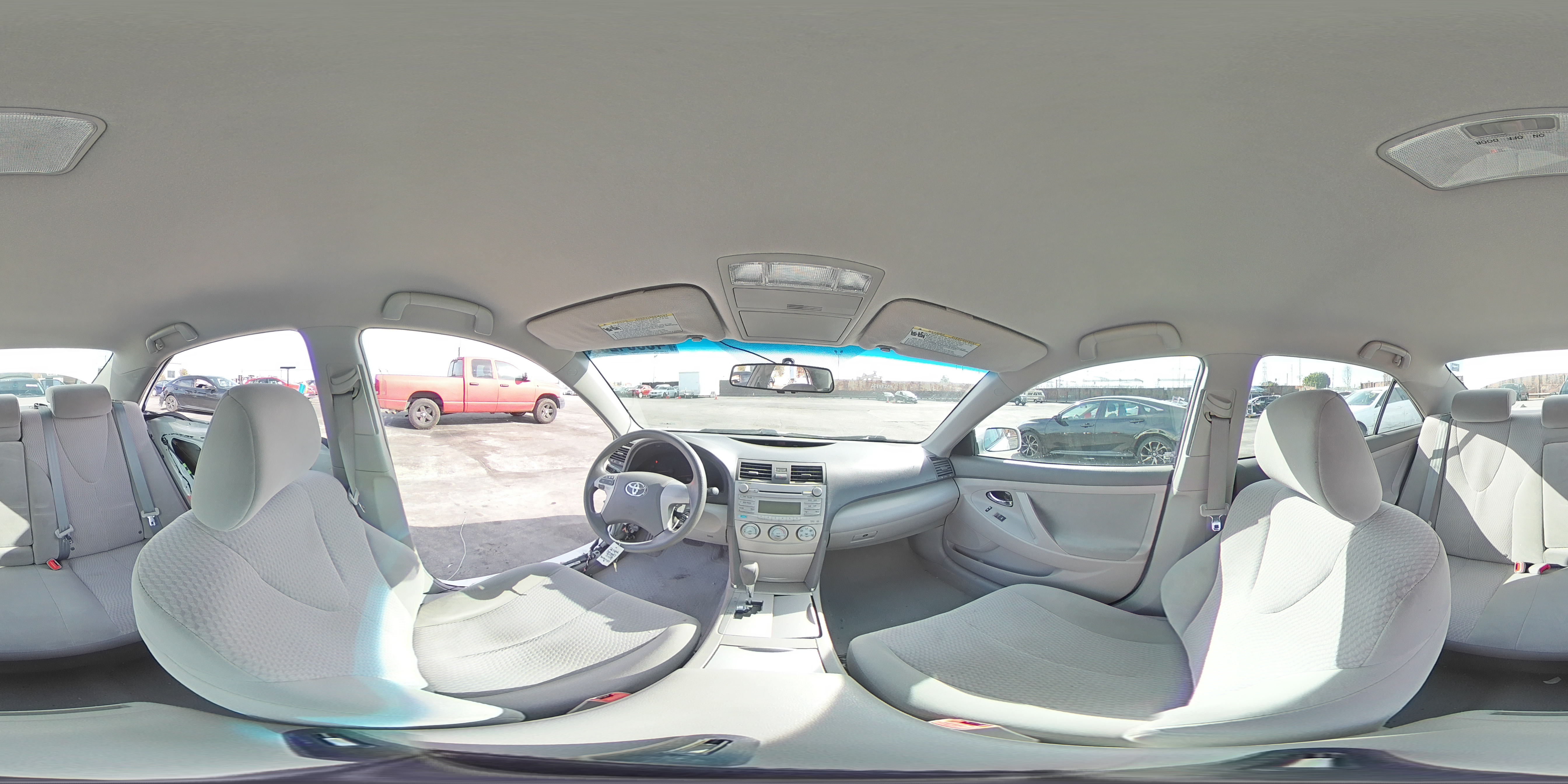 2010 Toyota Camry - Image 13