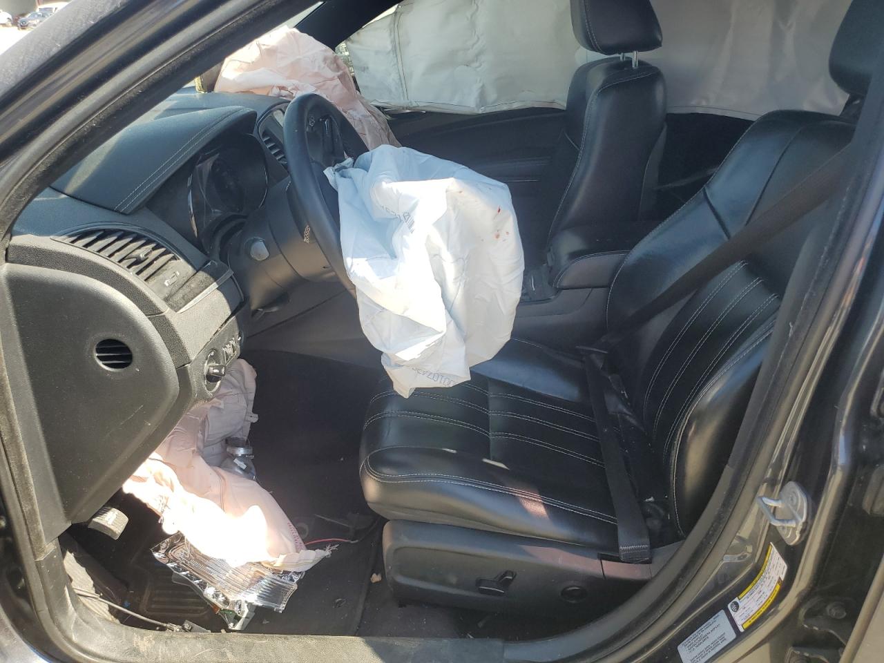 2016 Chrysler 300 - Image 7