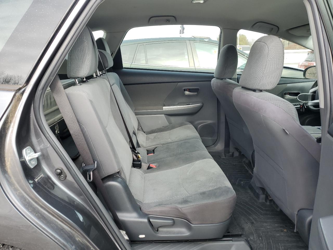 2012 Toyota Prius - Image 10