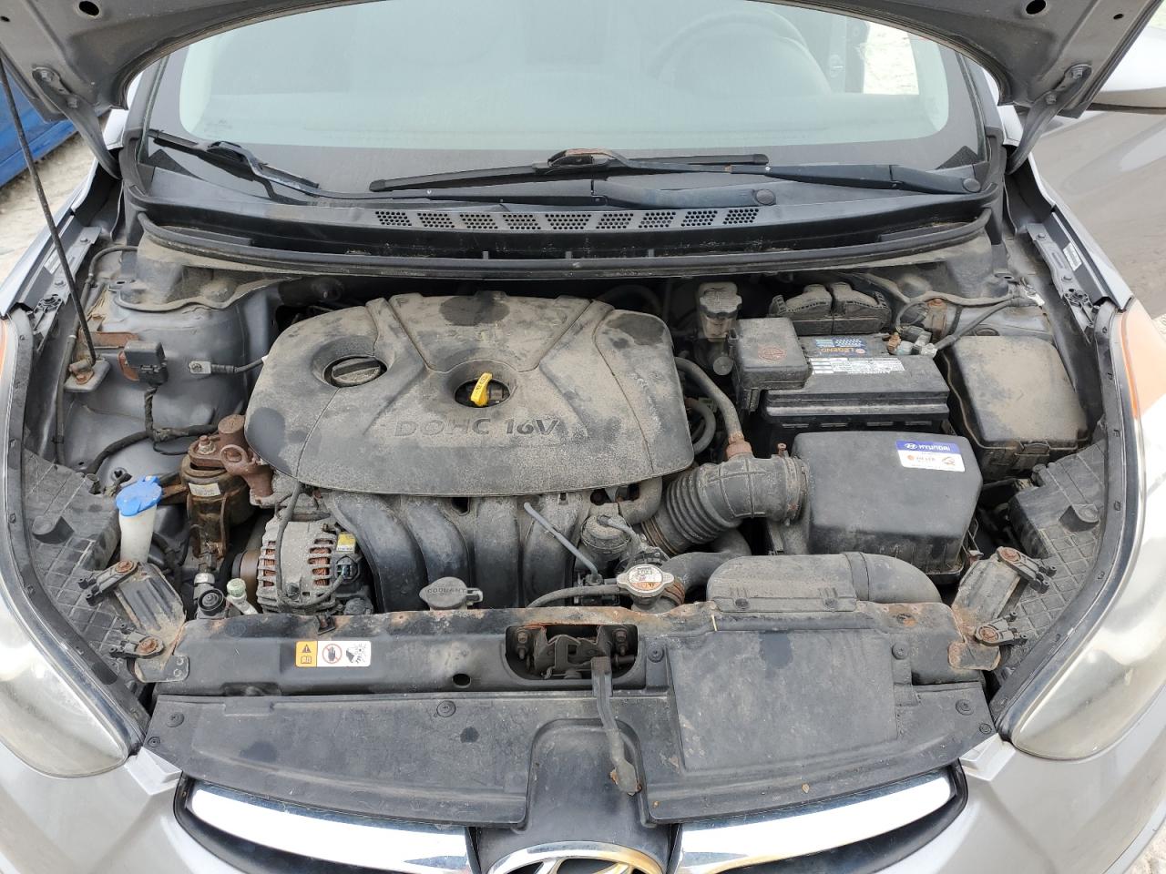 2012 Hyundai Elantra - Image 12