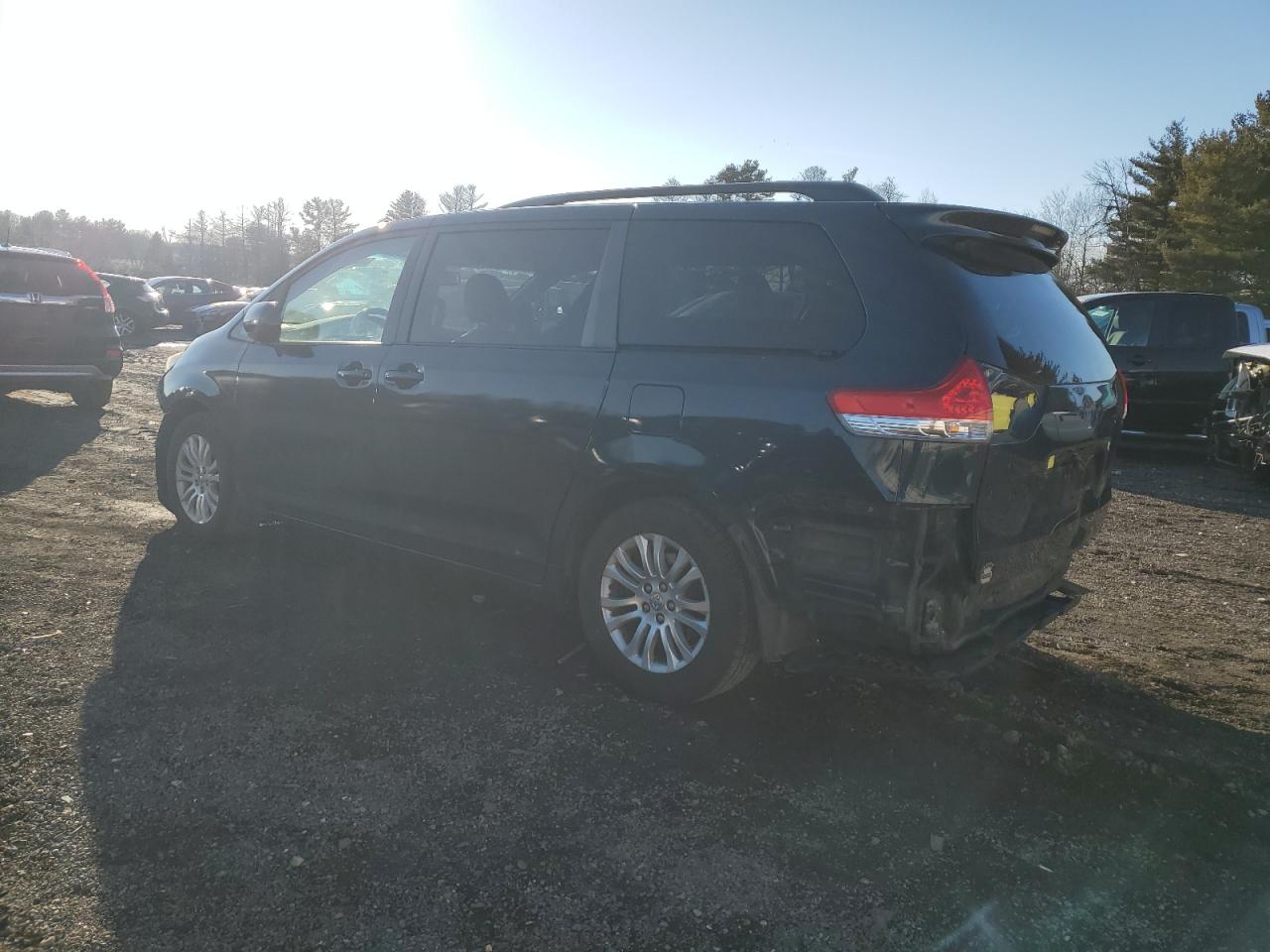 2011 Toyota Sienna - Image 2