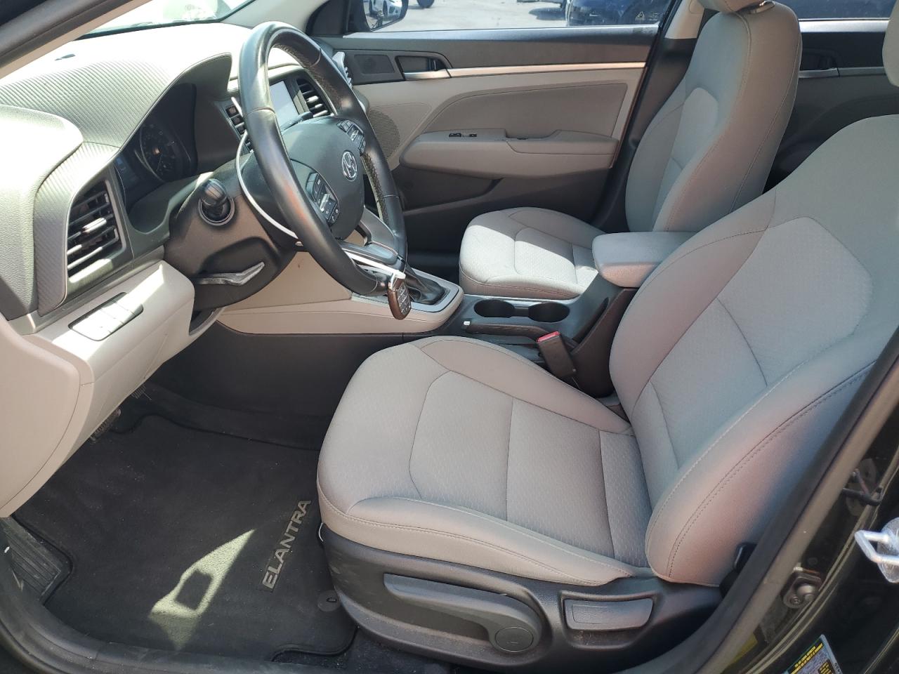 2019 Hyundai Elantra - Image 7