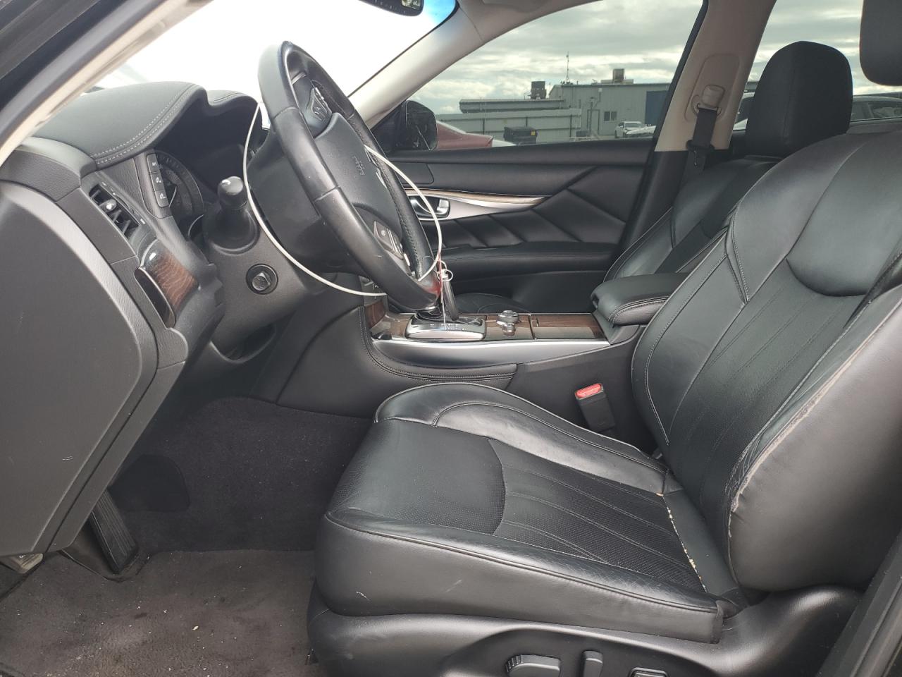 2015 Infiniti Q70 - Image 7