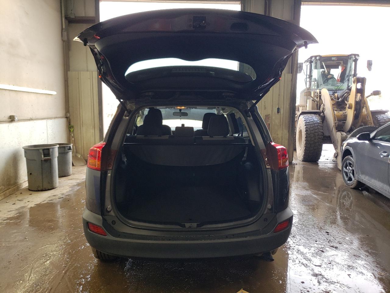 2015 Toyota RAV 4 - Image 6