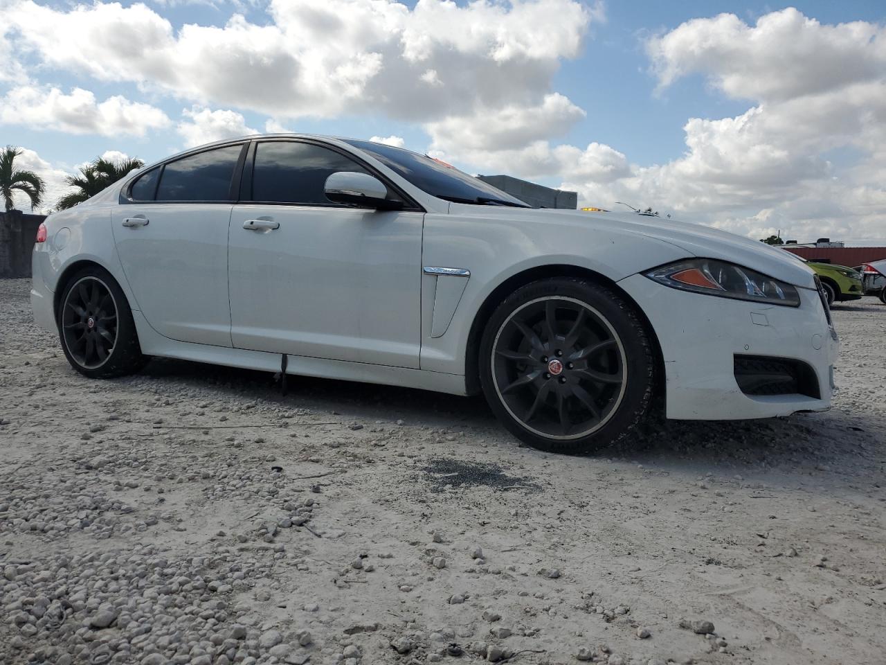 2015 Jaguar XF - Image 4