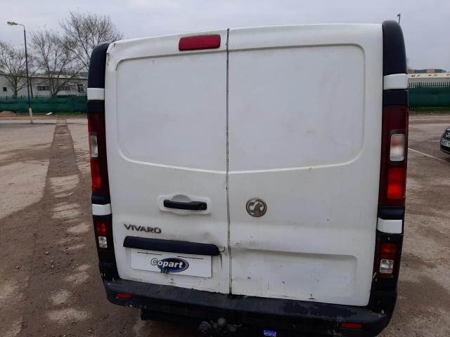 2015 VAUXHALL VIVARO 270