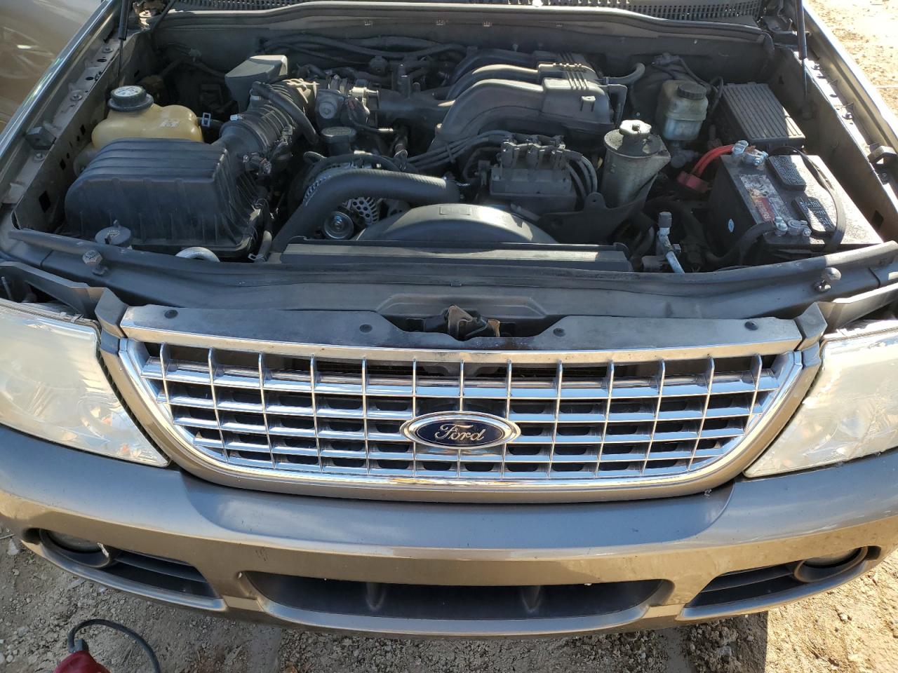 2005 Ford Explorer - Image 12