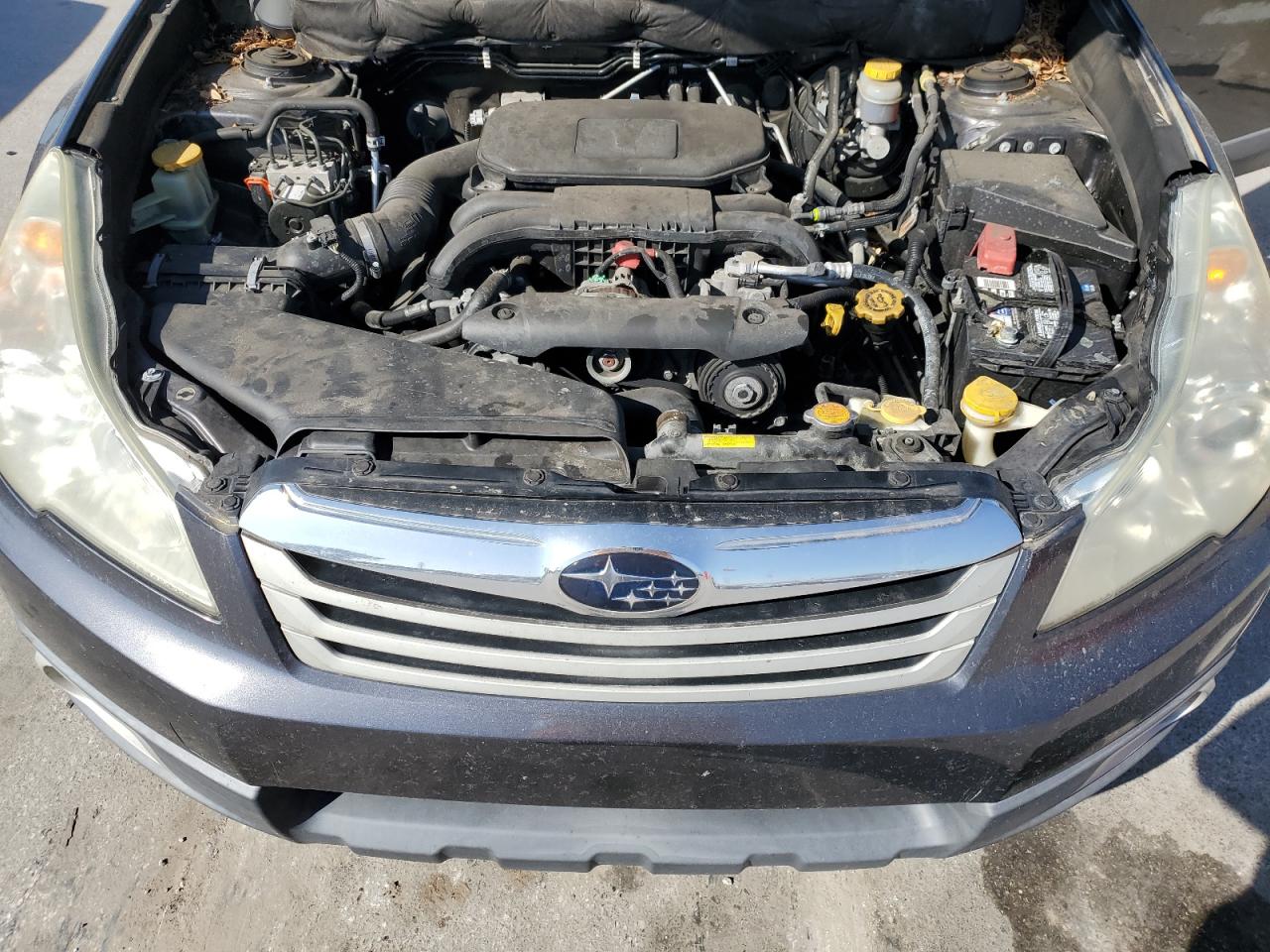2012 Subaru Outback - Image 12
