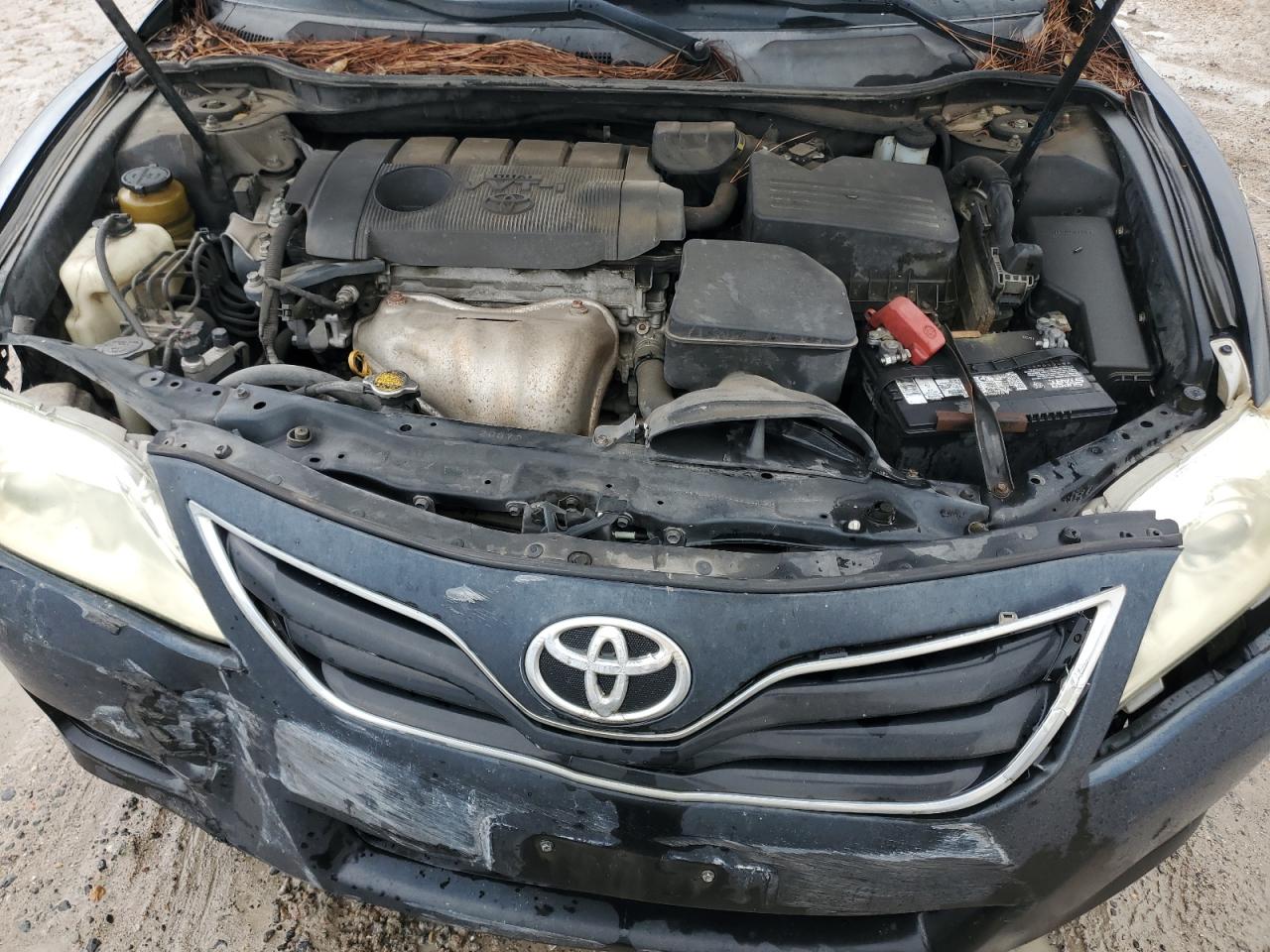 2011 Toyota Camry - Image 13