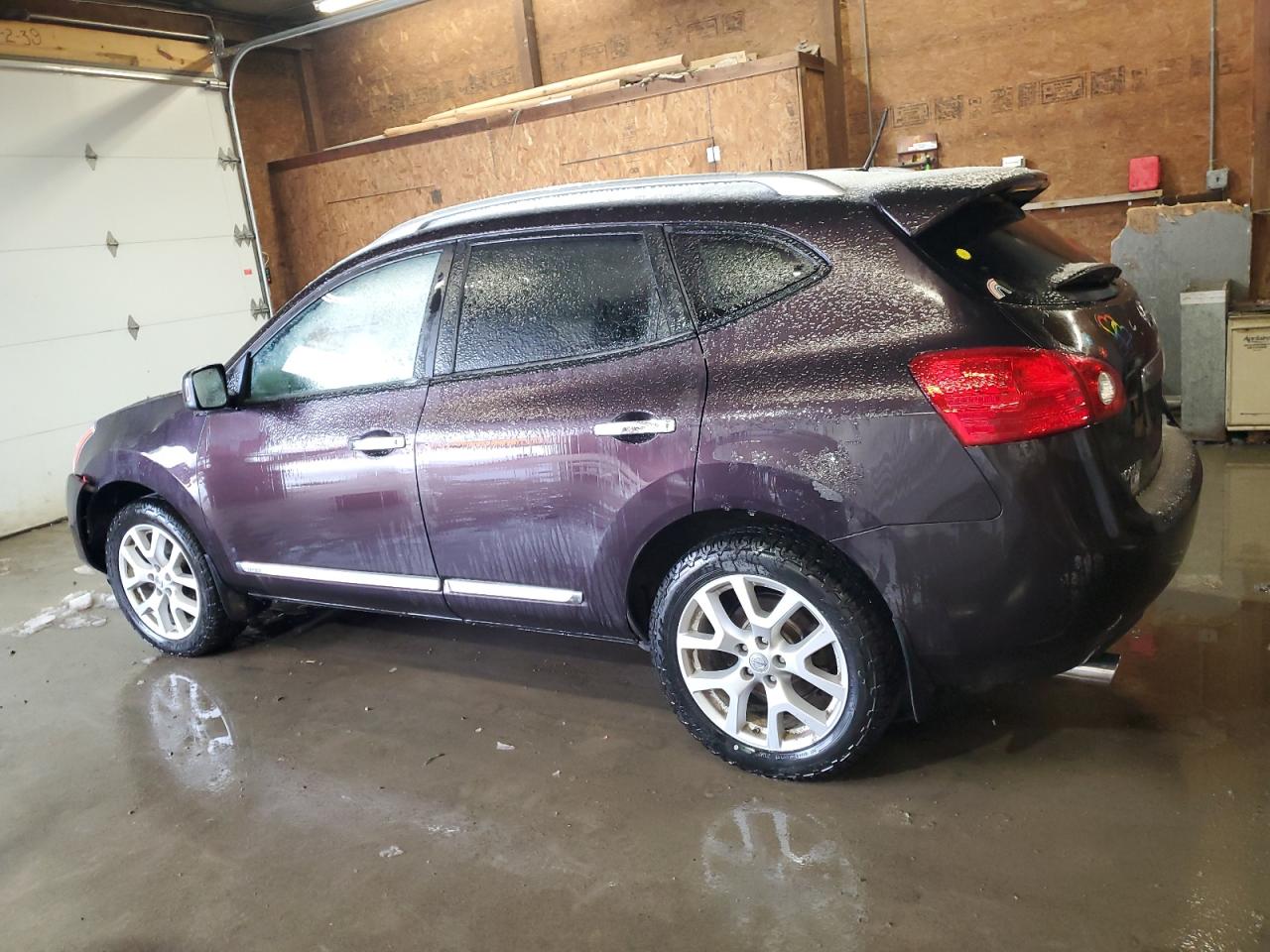 2011 Nissan Rogue - Image 2
