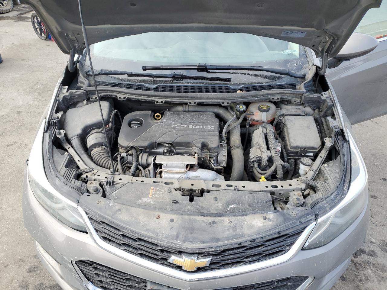 2018 Chevrolet Cruze - Image 11