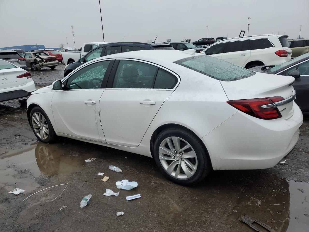 2016 Buick Regal - Image 2