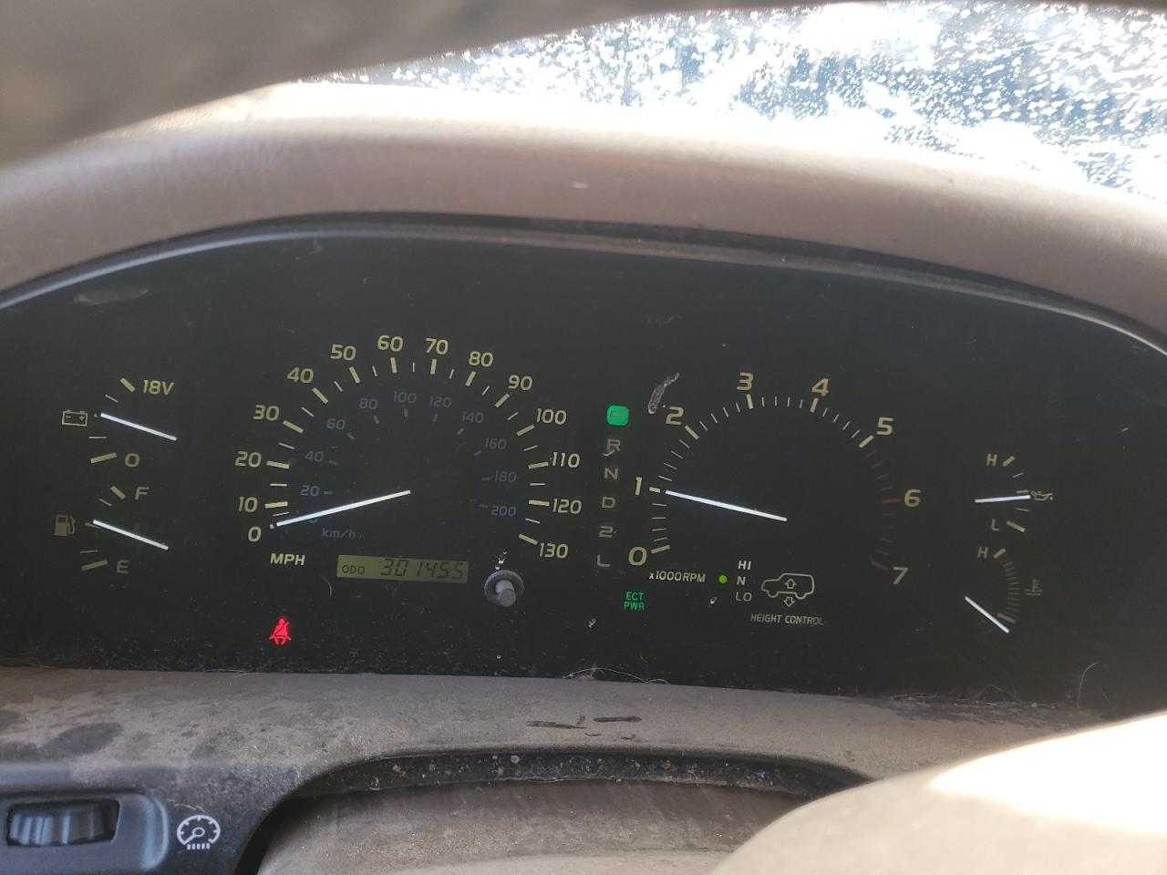 1998 Lexus LX - Image 9