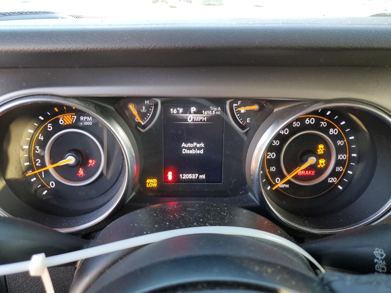 2020 Jeep Wrangler - Image 9