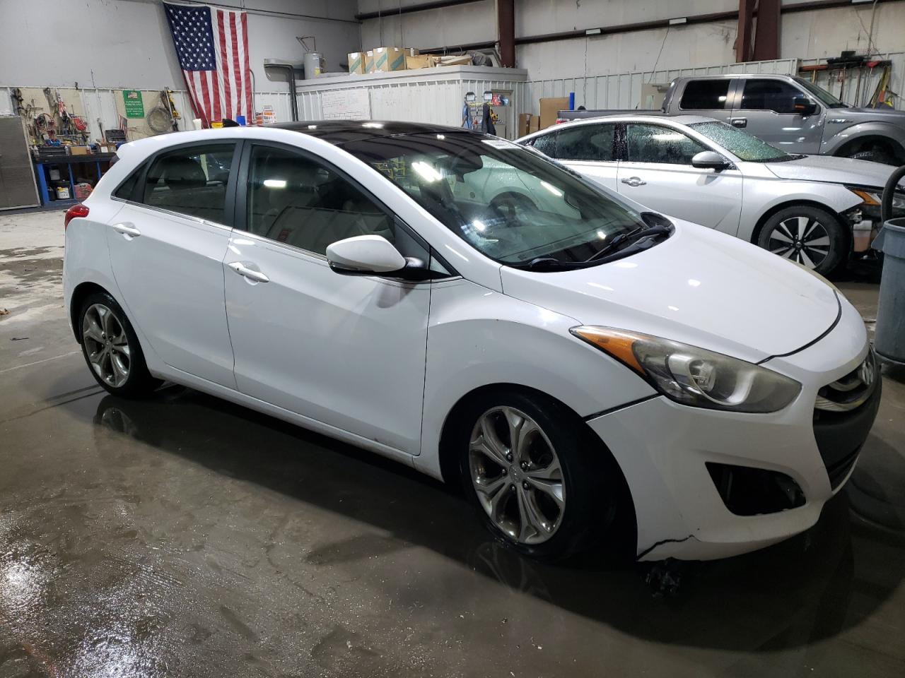 2013 Hyundai Elantra - Image 4