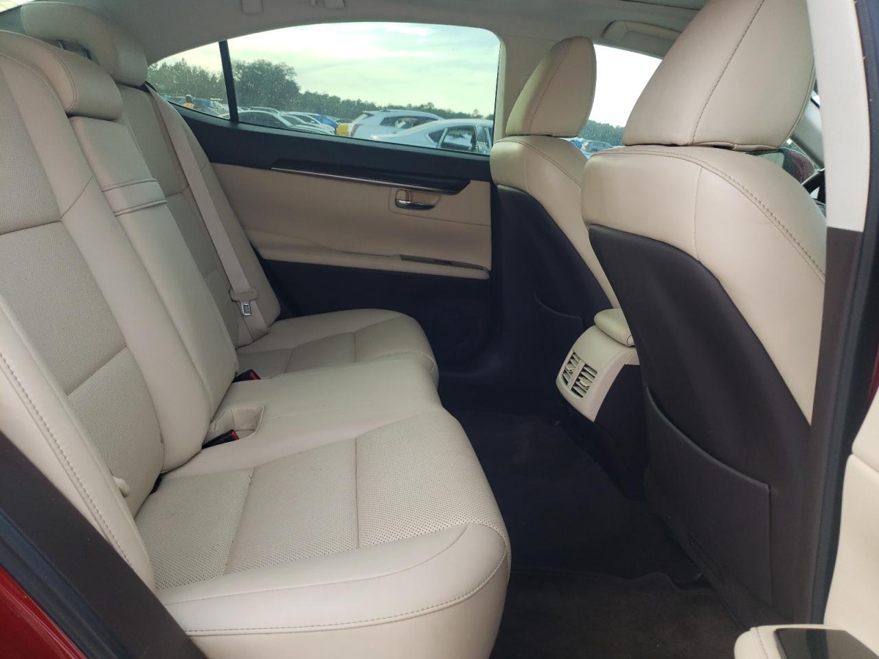 2017 Lexus ES - Image 11