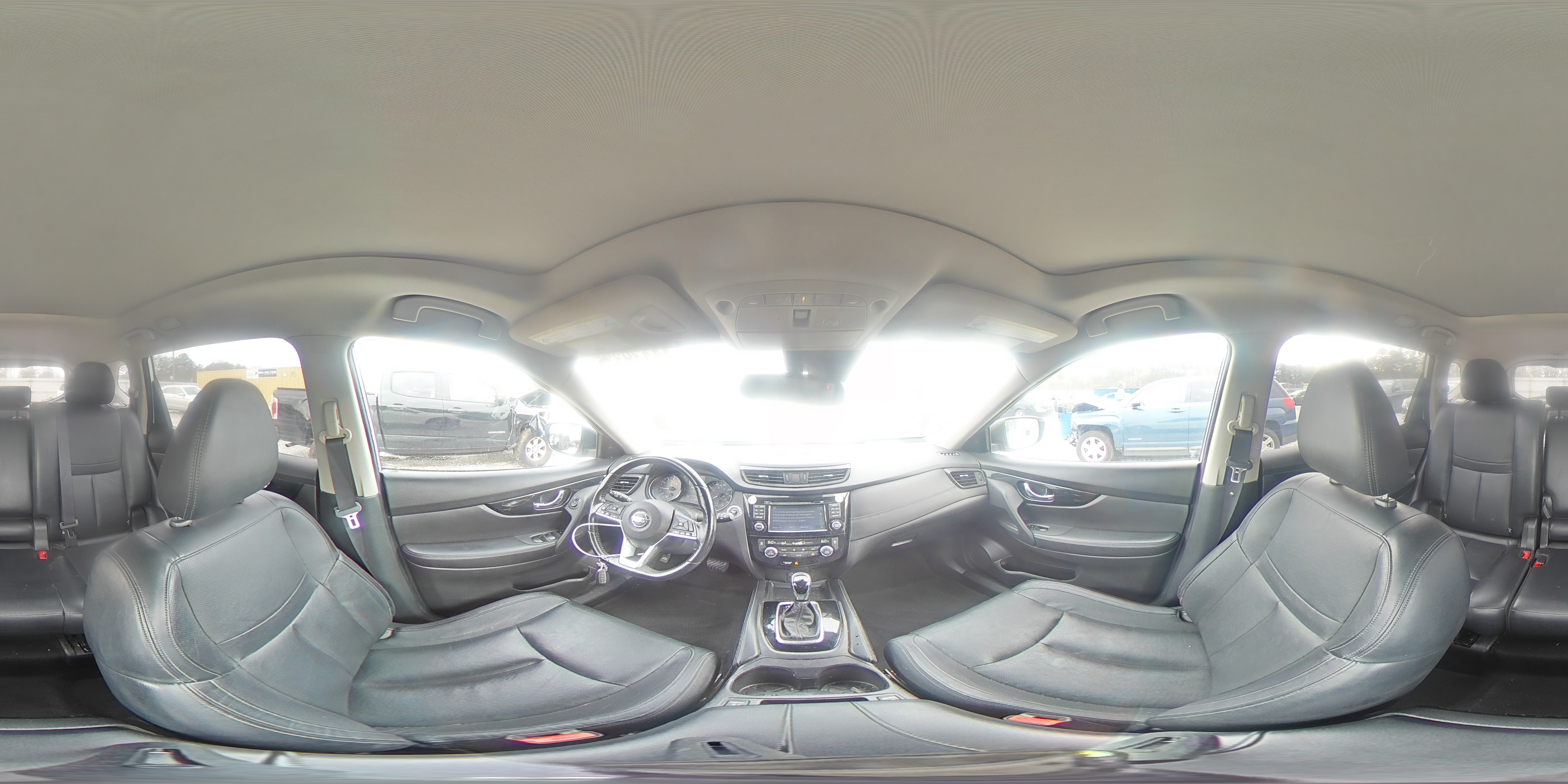 2017 Nissan Rogue - Image 16