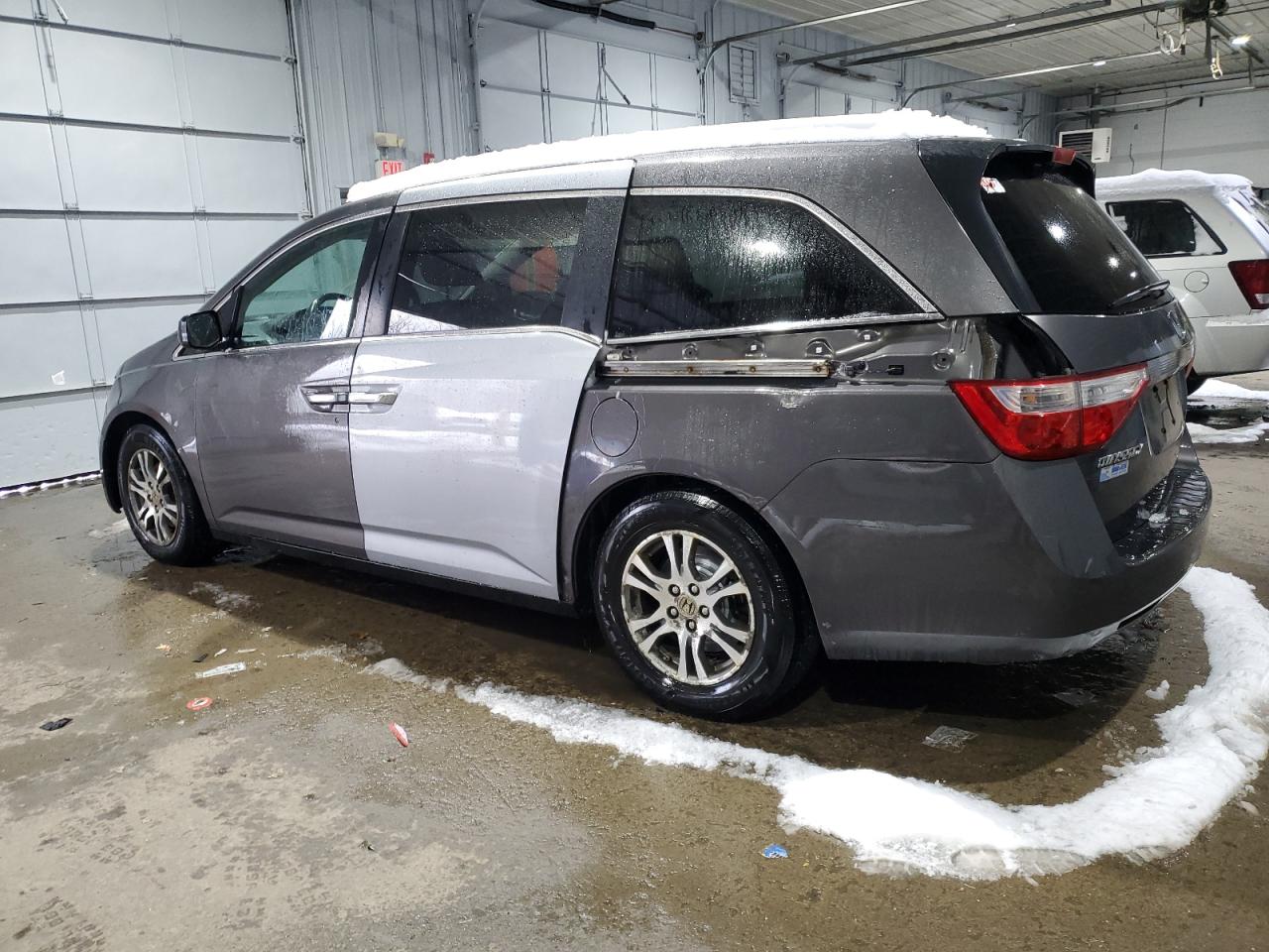 2013 Honda Odyssey - Image 2