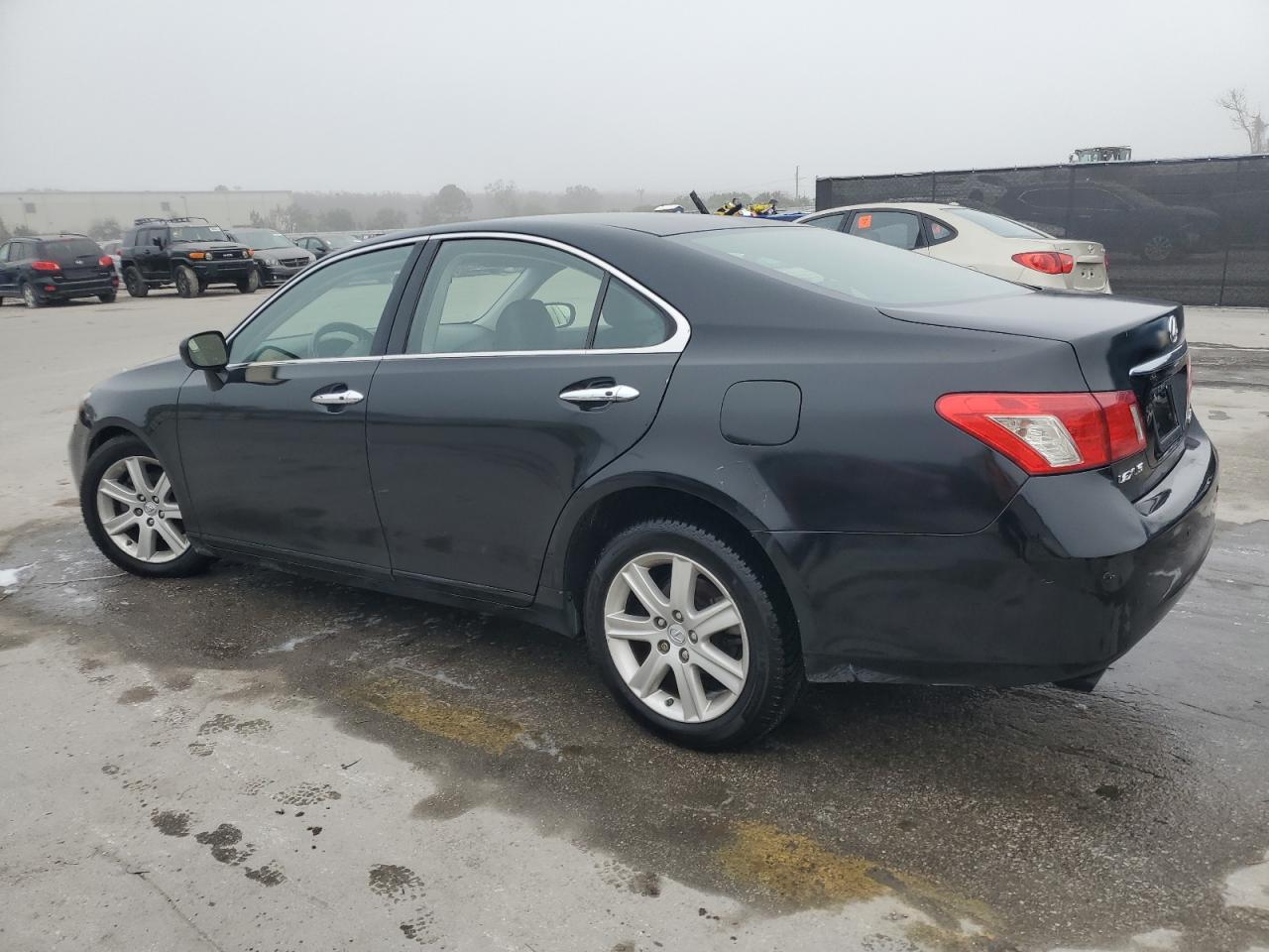 2009 Lexus ES - Image 2