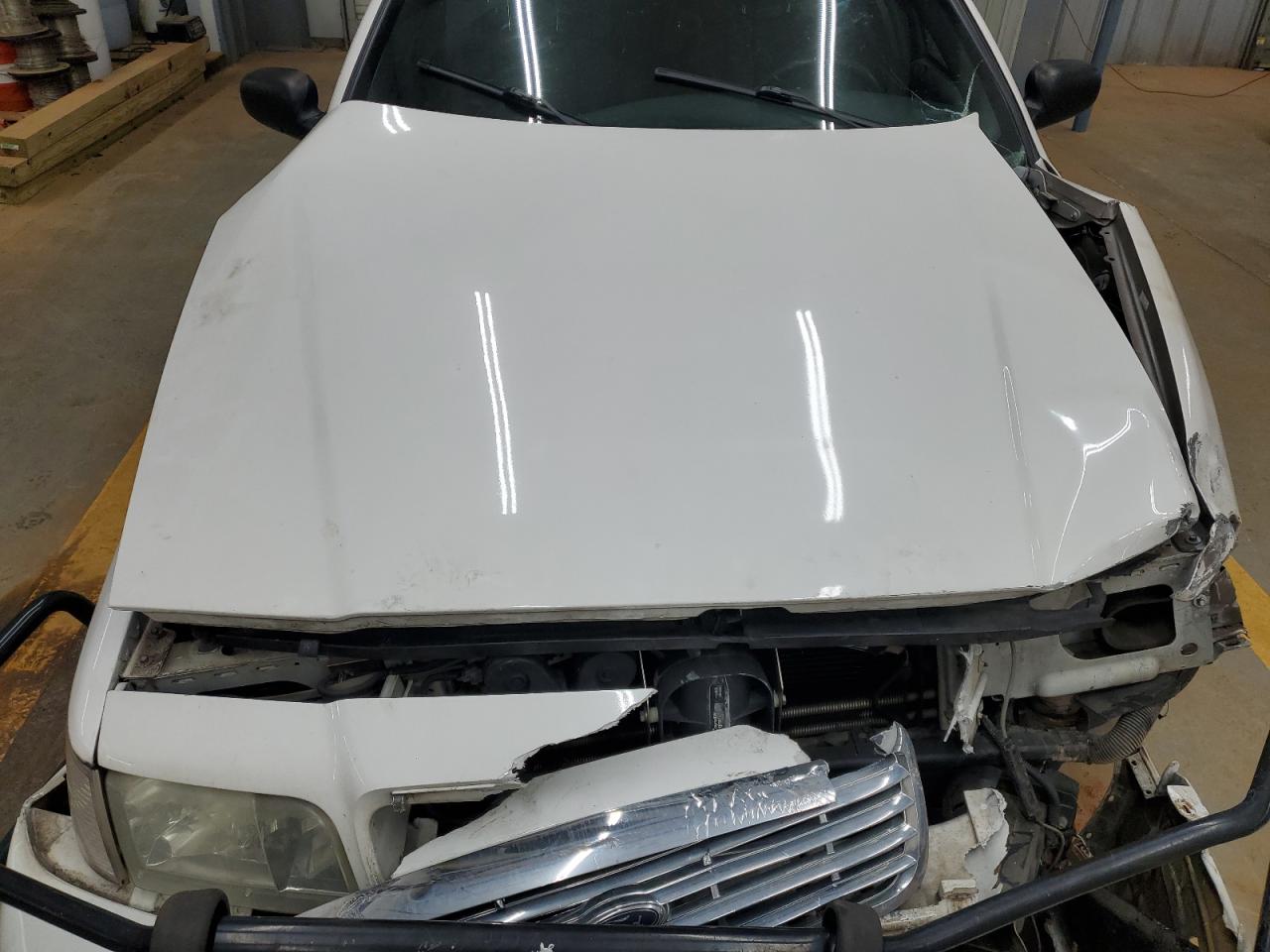 2011 Ford Crown Victoria - Image 13