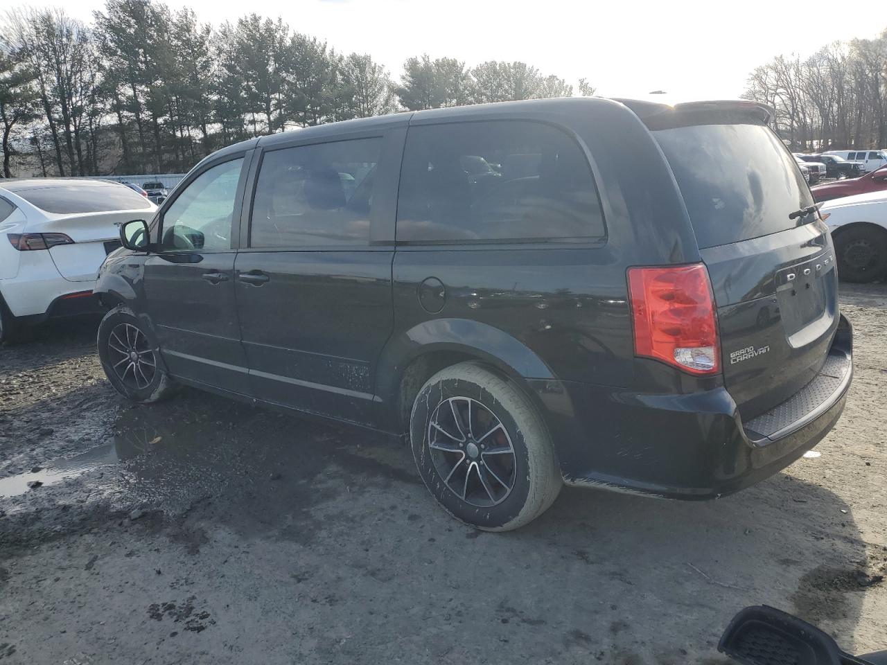 2017 Dodge Caravan - Image 2