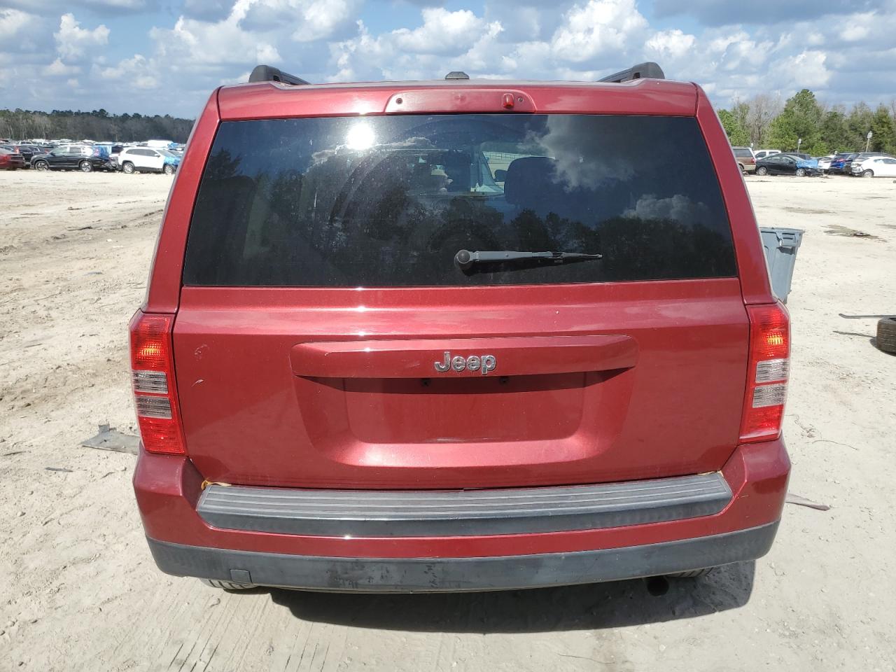 2017 Jeep Liberty (Patriot) - Image 6