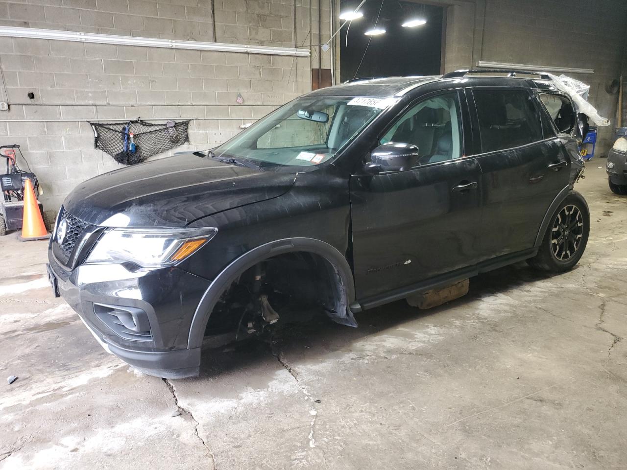 2020 Nissan Pathfinder - Image 1