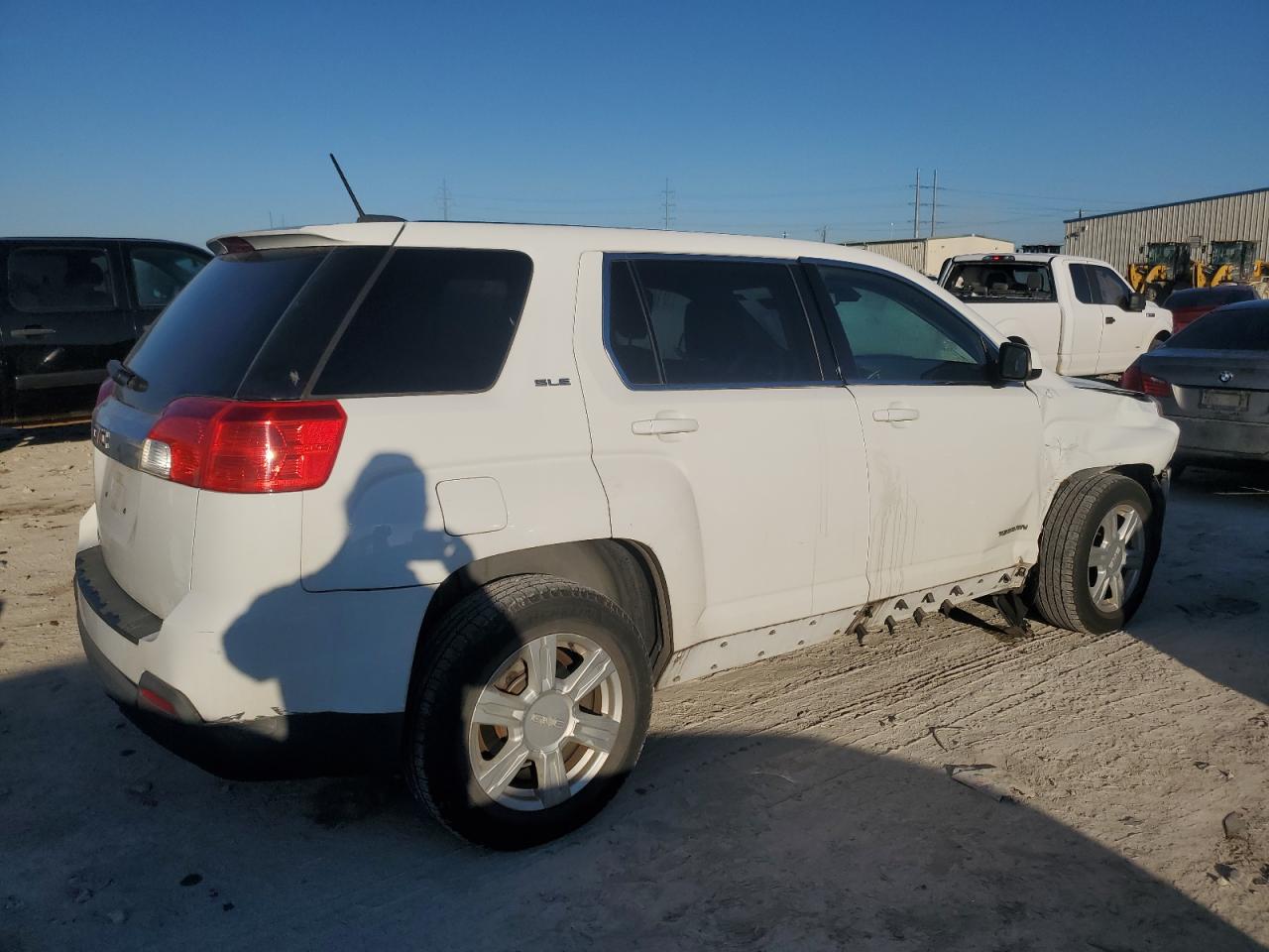 2015 GMC Terrain - Image 3