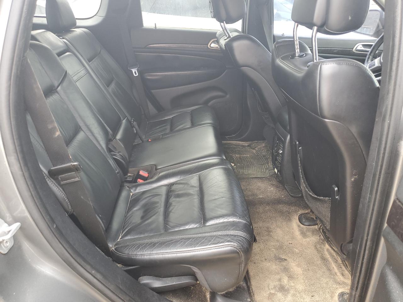 2012 Jeep Grand Cherokee - Image 11