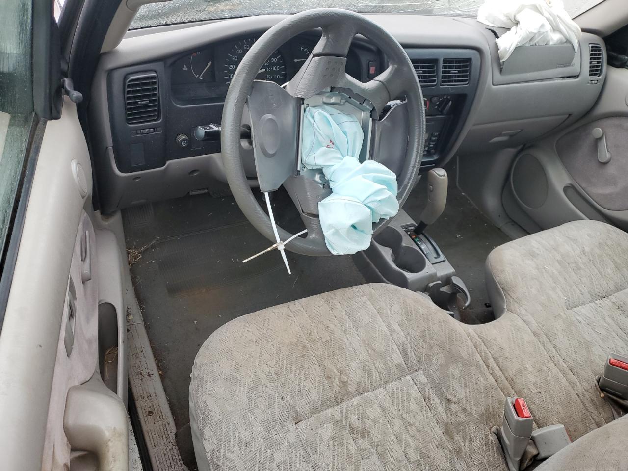 2004 Toyota Tacoma - Image 8