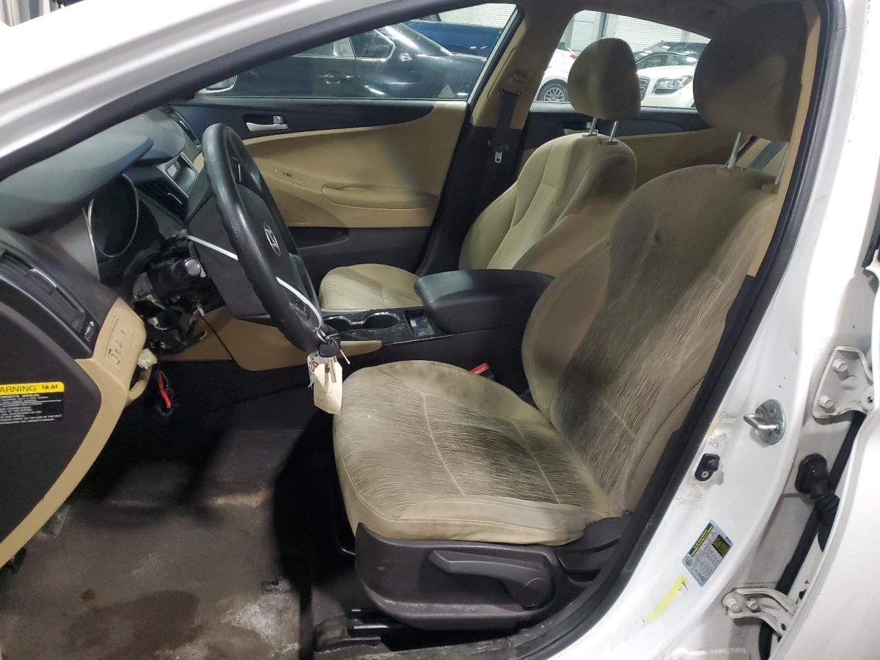 2012 Hyundai Sonata - Image 7