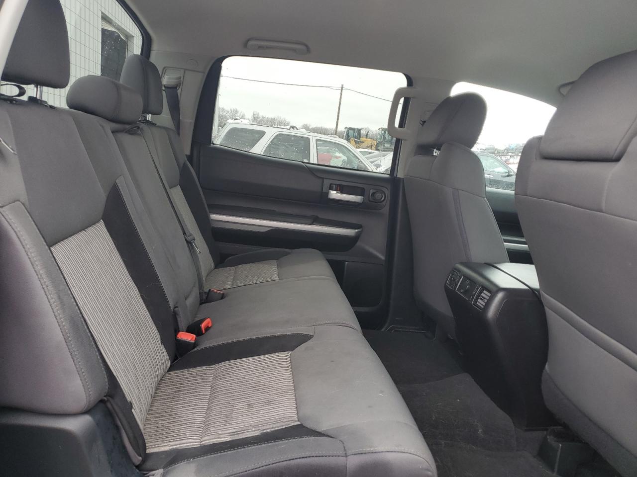 2016 Toyota Tundra - Image 10