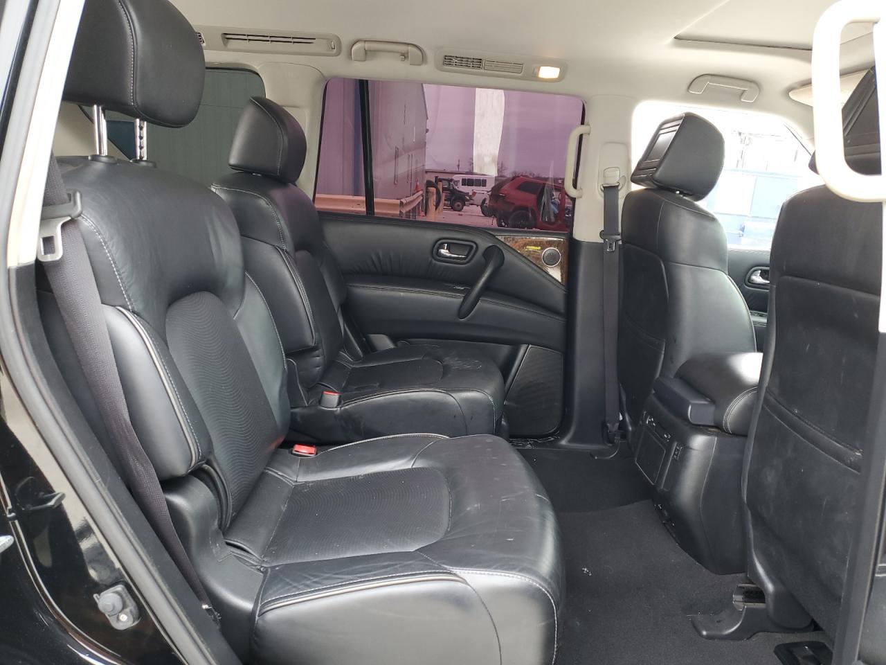 2016 Infiniti QX80 - Image 11