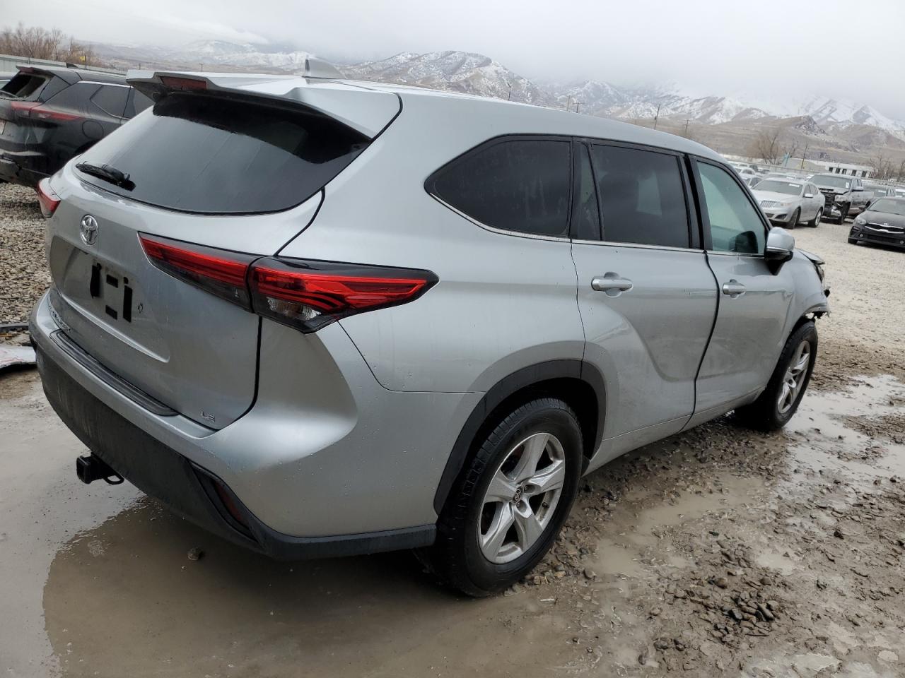 2021 Toyota Highlander - Image 3