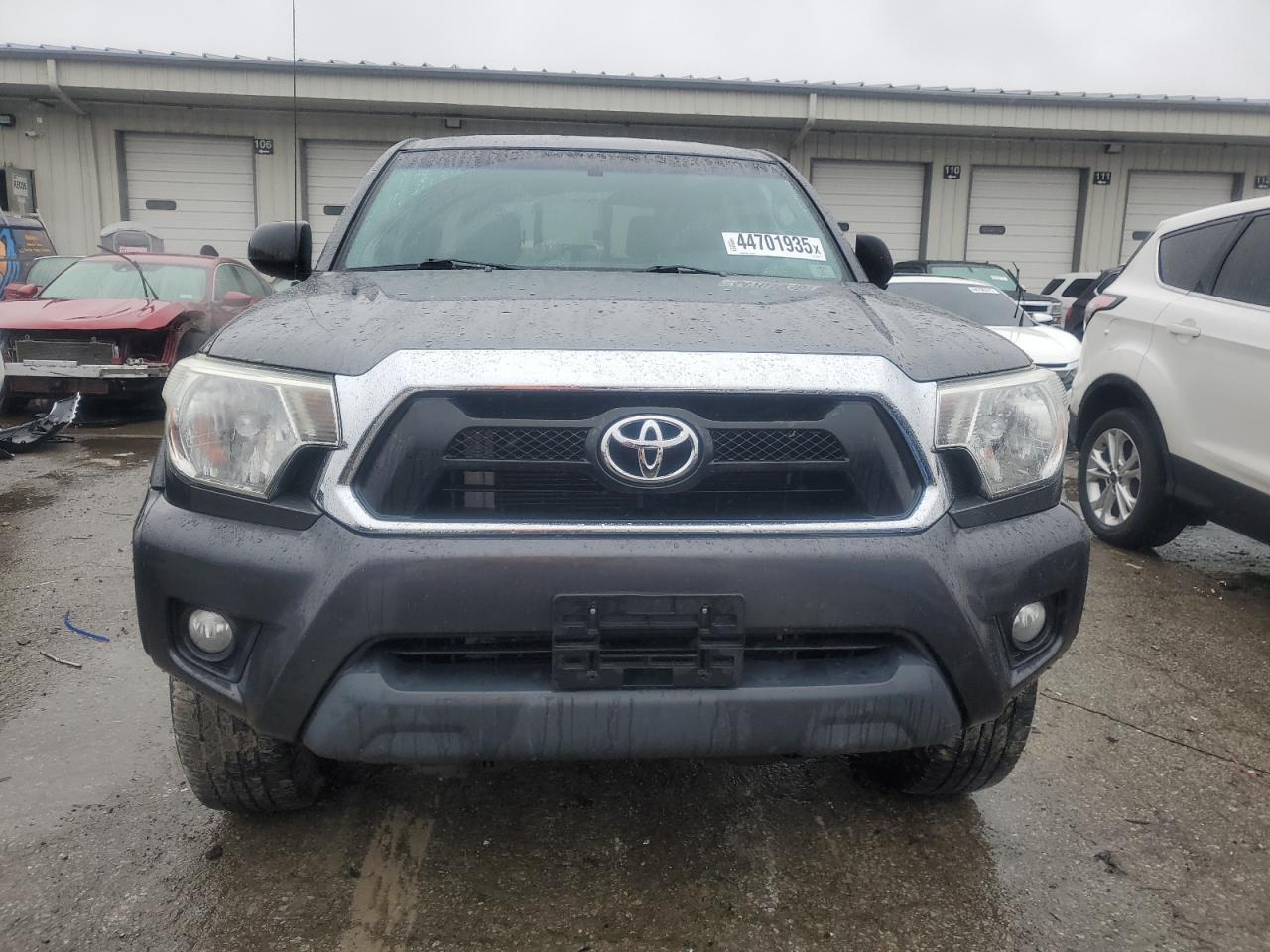 2015 Toyota Tacoma - Image 5