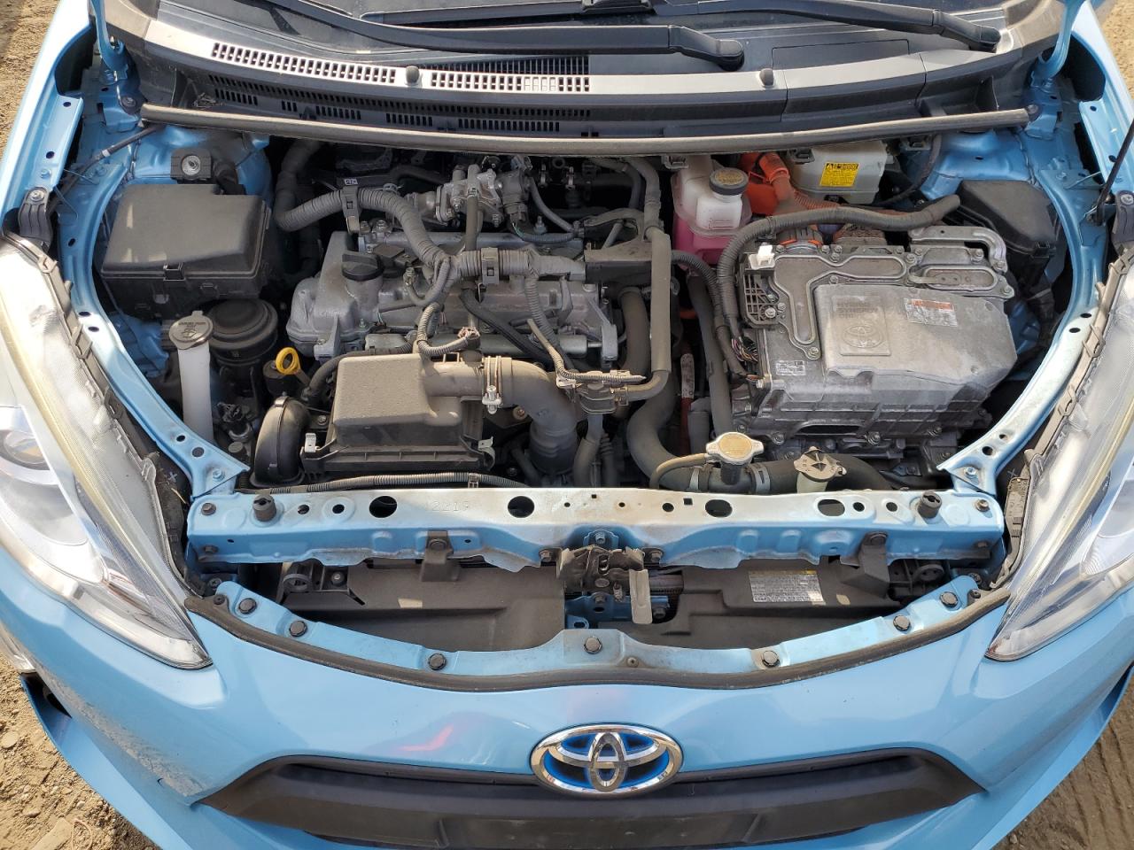 2015 Toyota Prius - Image 11