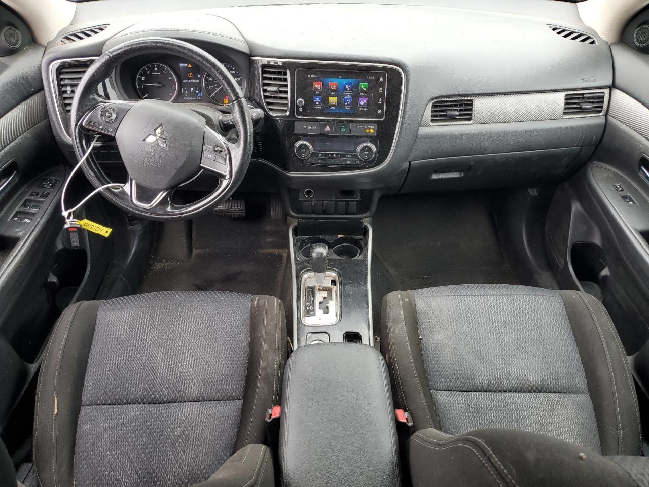 2018 Mitsubishi Outlander - Image 8